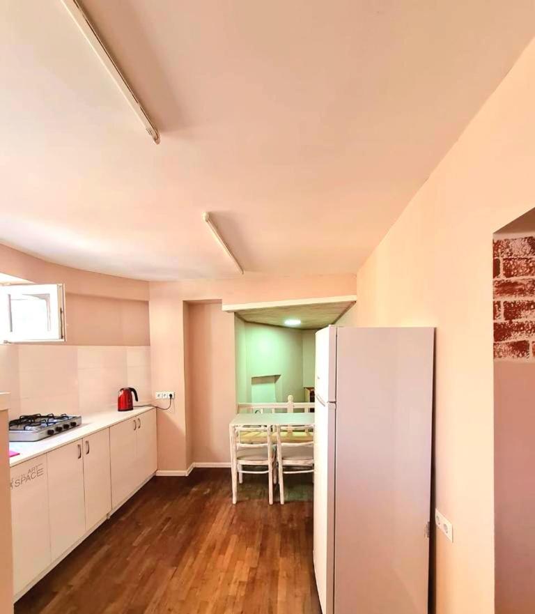 Suli Apartment Tbilisi Buitenkant foto